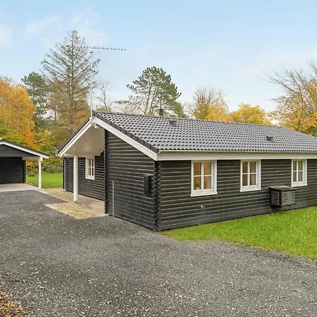 Holiday home 3 Bedroom Cozy In *