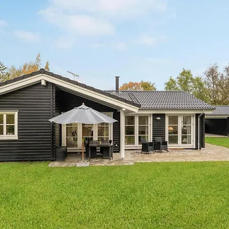 펜션 3 Bedroom Beautiful In *