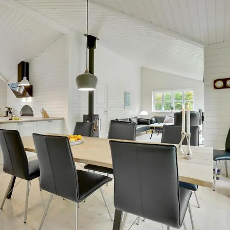 3 Bedroom Cozy In * Gilleleje